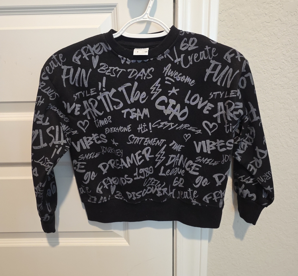Zara Black Crewneck Sweatshirt with Light Gray Graphic Print